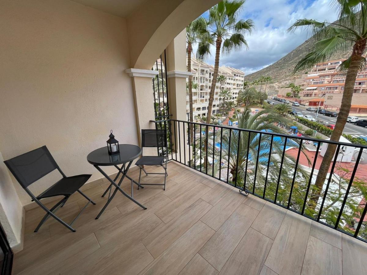 Castle Harbour Los Cristianos Beautiful Studio With Pool View Daire Dış mekan fotoğraf